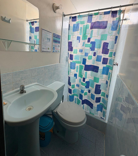 Bathroom 5, HOSTAL HOGAR 3 Estrellas - CHEPEN, Chepén