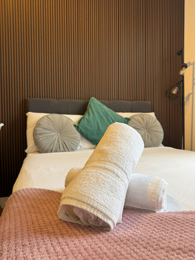 Bedroom 3, Modern studios Close to Hyde Park, London
