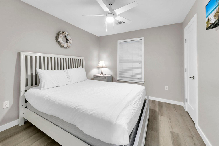 Bedroom 3, Beachside Villas 523, Walton