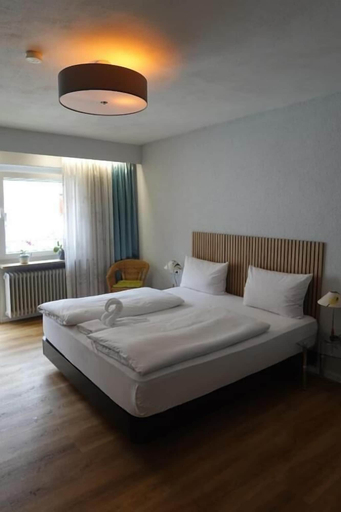 Bedroom 3, Hotel Birnbaum, Ansbach