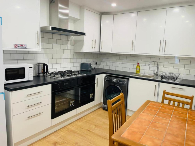Private kitchen 3, OYO Dorset House At Upton Park, London