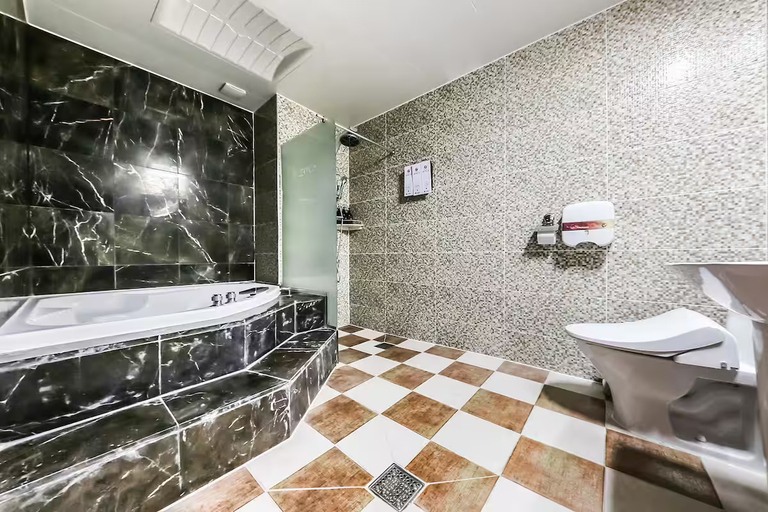 Bathroom 5, Born Hotel Cheongju, Cheongwon
