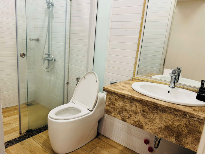 Bathroom 3, Golden Central Hotel Trang Bang, Trảng Bàng