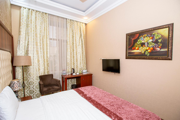 Bedroom 2, Clover, Baku