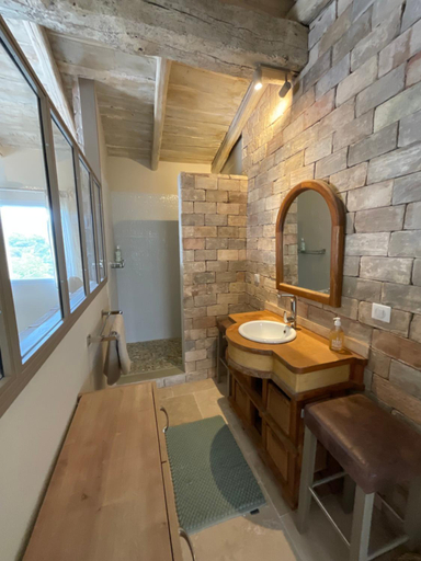 Bathroom 3, L'Irisciabella, Vaucluse