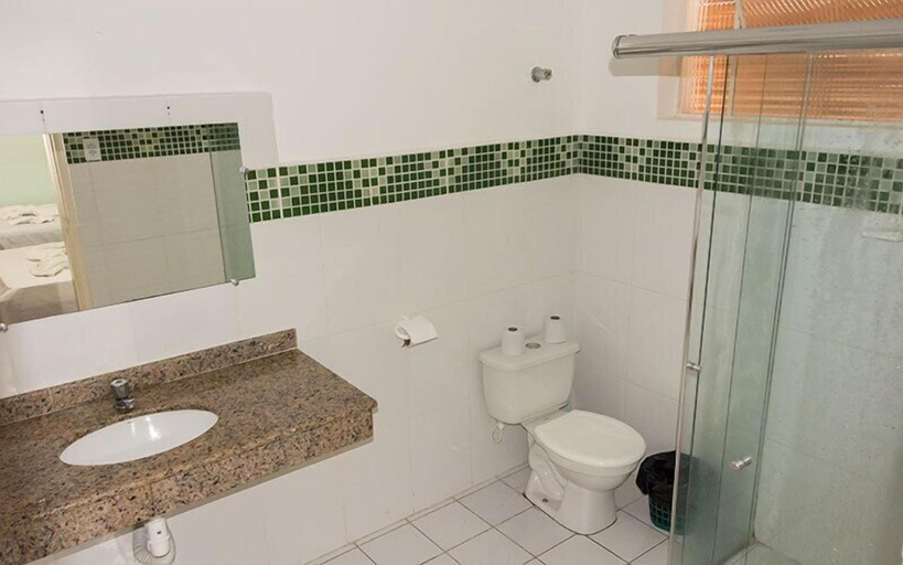Bathroom 4, Hotel Oriente, Itajubá