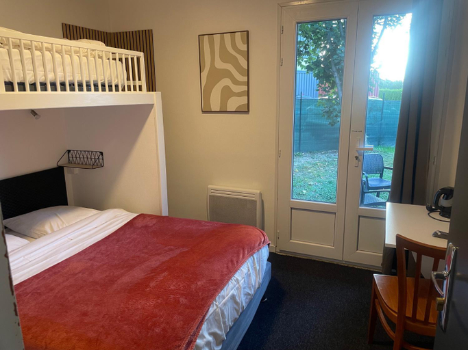 Bedroom 2, Villa Hotel, Aube
