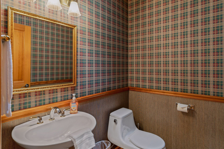 Bathroom 4, Glaze Meadow 376 3 Bedroom Home by RedAwning, Deschutes
