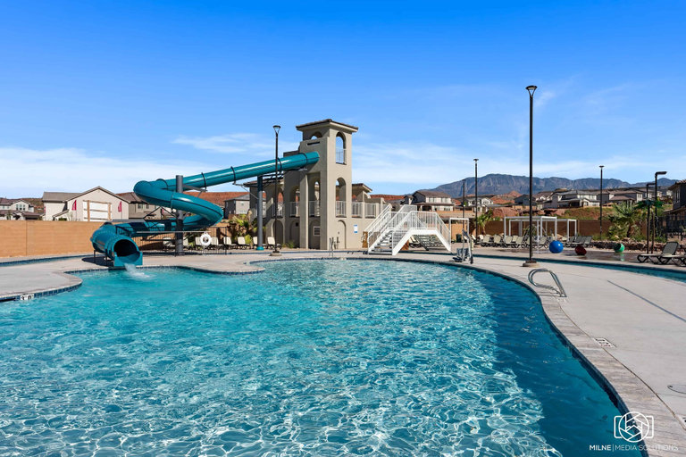 Pool 4, The Splash Yard 5 Bedroom Home, Washington