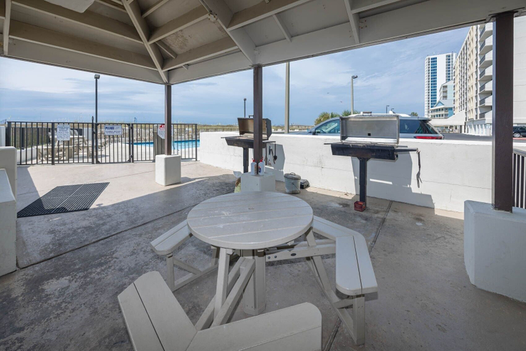 Outdoor dining 2, Island Winds East 101 3 Bedroom Condo, Baldwin
