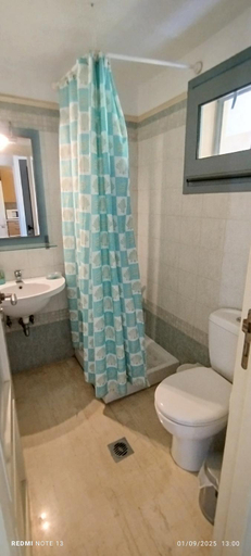 Bathroom 3, Zach's house, Central Macedonia