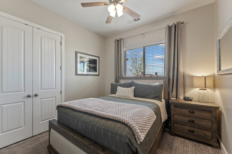 Bedroom 5, Sunset on the 5th 3 Bedroom Townhouse by RedAwning, Washington
