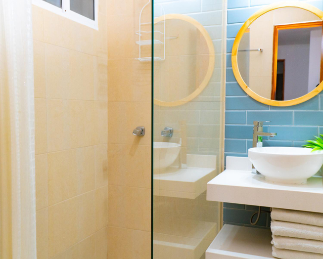 Bathroom 4, HOTEL VALLADOLID, Santa Marta (Dist. Esp.)