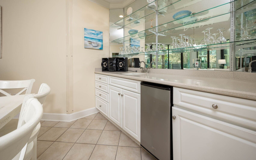 Interior 4, Phoenix On The Bay 1117 3 Bedroom Condo, Baldwin