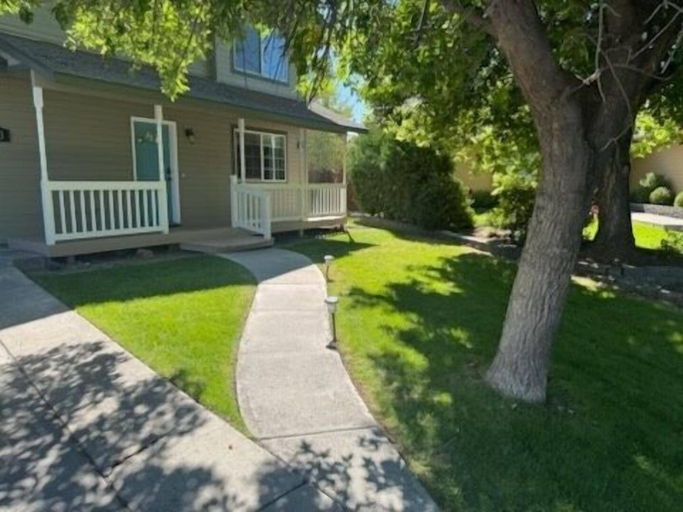 Exterior 2, Redmond Rest 4 Bedroom Home by RedAwning, Deschutes