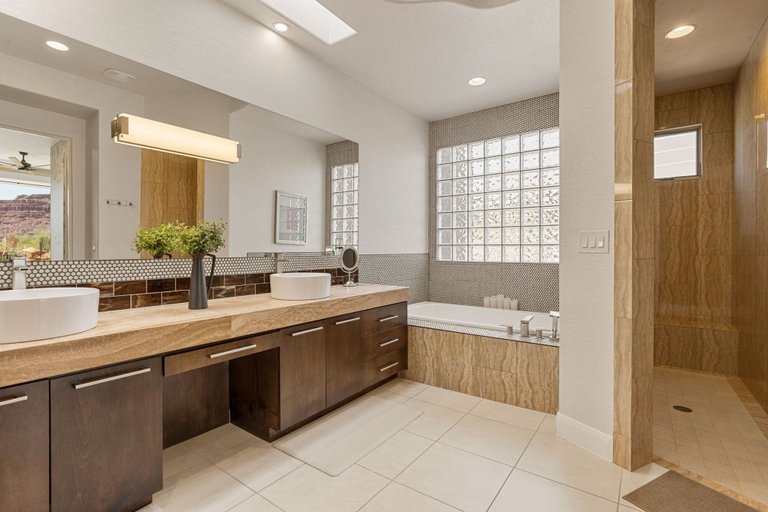 Bathroom 3, Escape To Entrada 4 Bedroom Home, Washington