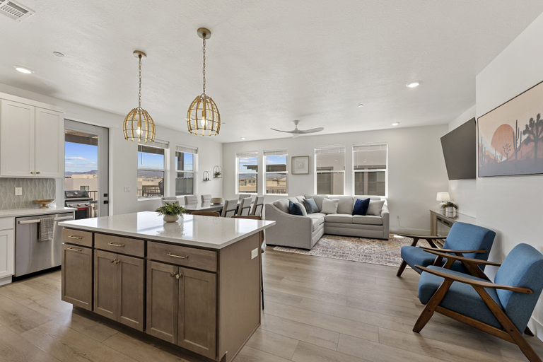Primary image, Periwinkle Sky 3 Bedroom Condo, Washington