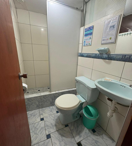 Bathroom 4, HOSTAL HOGAR 3 Estrellas - CHEPEN, Chepén