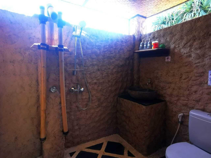 Bathroom 4, Kampung Meno Bungalows, Lombok