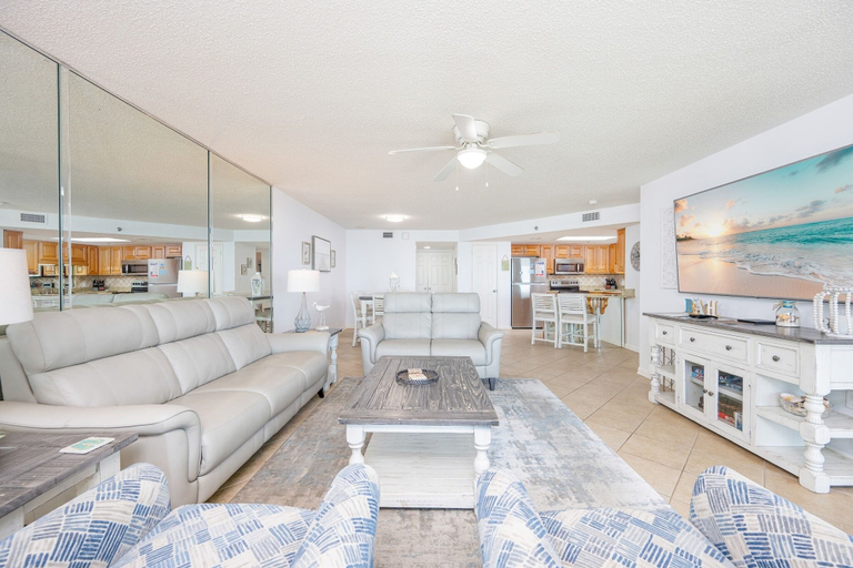 Living area 2, Phoenix Vii 7508 3 Bedroom Condo, Baldwin