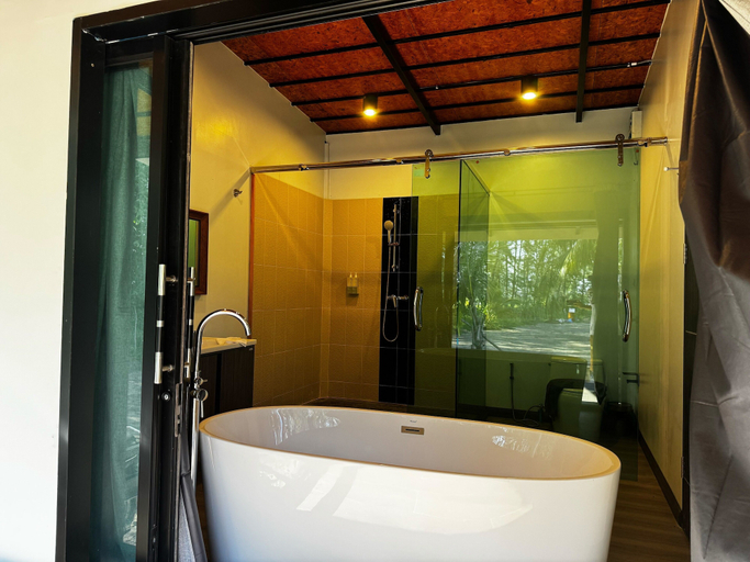 Bathroom 2, Marinthara Homestay