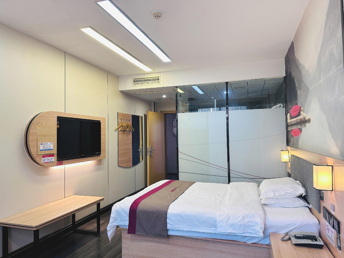 Bedroom 2, Thank Inn Plus Hotel Xiangyang East Railway Station, Xiangfan