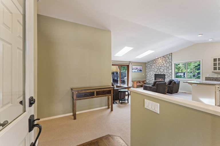 Lobby, 6 Dutchman 3 Bedroom Home, Deschutes