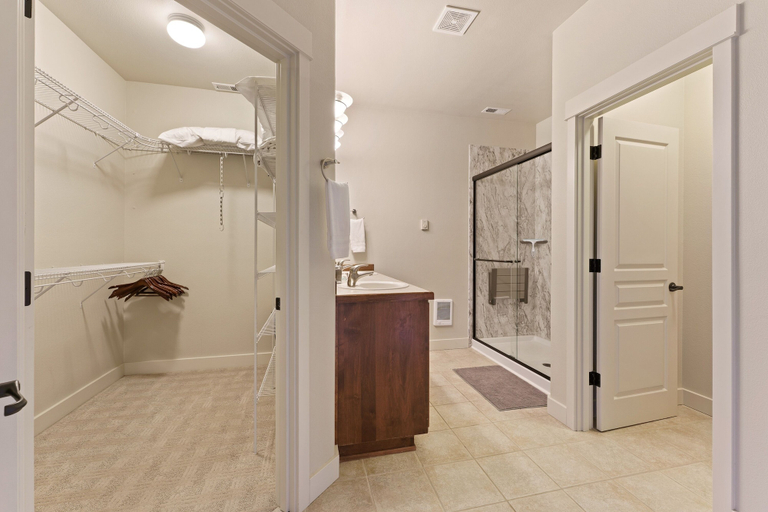 Bathroom 5, Quinn Creek 4 Bedroom Home by RedAwning, Deschutes
