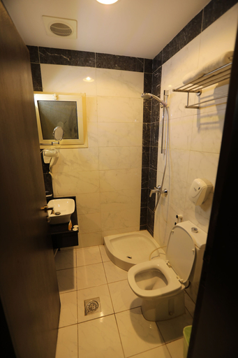 Bathroom 5, Layale Lamar Hotel, Jeddah
