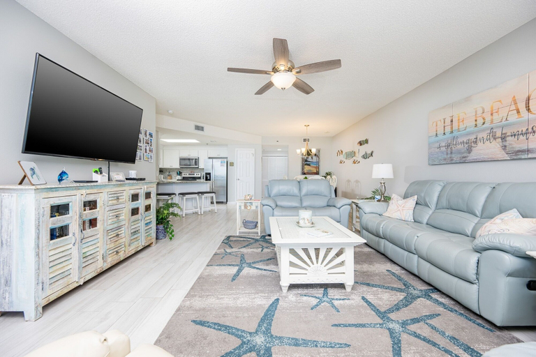Living area 2, Phoenix Viii 8604 3 Bedroom Condo, Baldwin