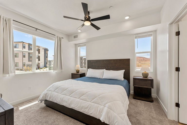 Room 2, Comfort At Cliff Side 2 Bedroom Condo, Washington