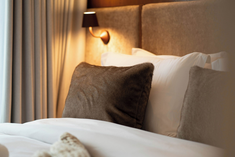 Room 2, Luxury 1BR High-Floor Retreat, Dubai
