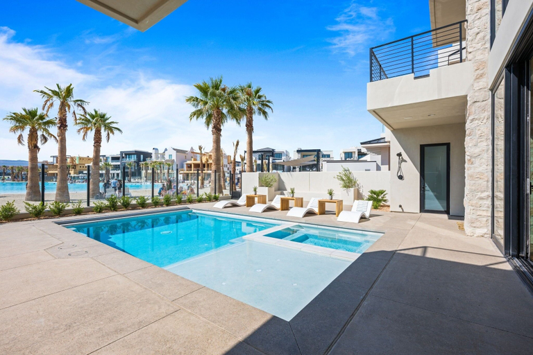 Pool 4, Lagoon Life Beach House 7 Bedroom Home, Washington