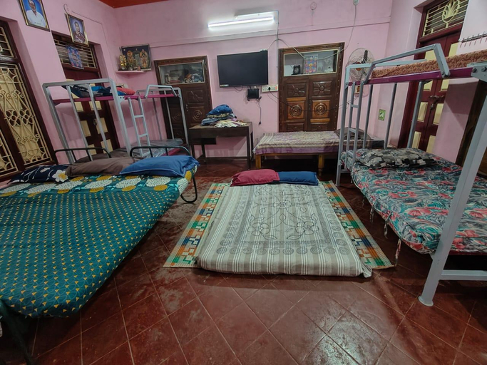 Bedroom 3, Murugan Guest House, Tiruvannamalai