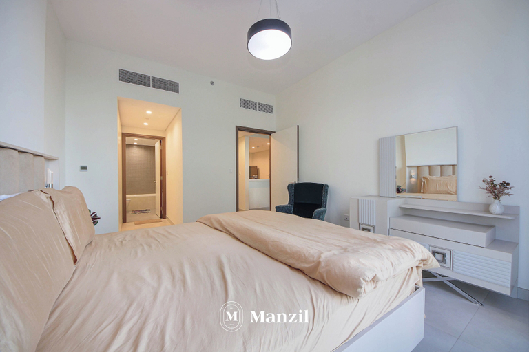 Room 5, Manzil - Luxury 1BR with Rooftop Pool, Dubai