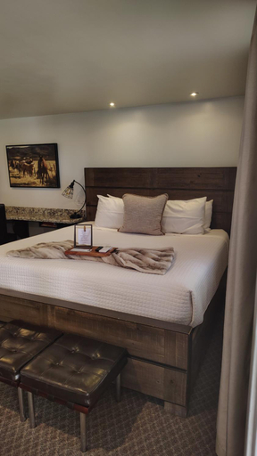 Bedroom 2, Primrose Inn and Suites, Yavapai