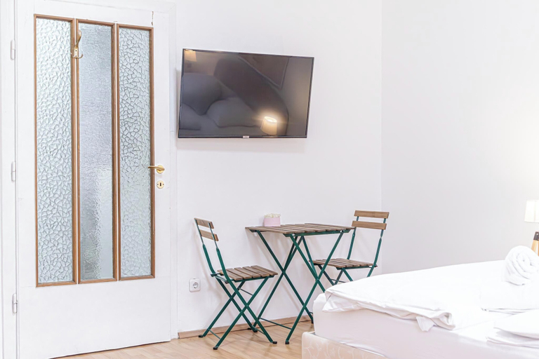 Room 2, Budget City Stay Ideal For Long Stay, Wien