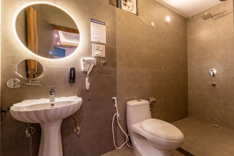 Bathroom 3, ZoukStayz, Garhwal