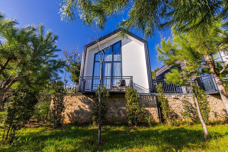4, Muraga Villas 2 Lahuta, Tiranës