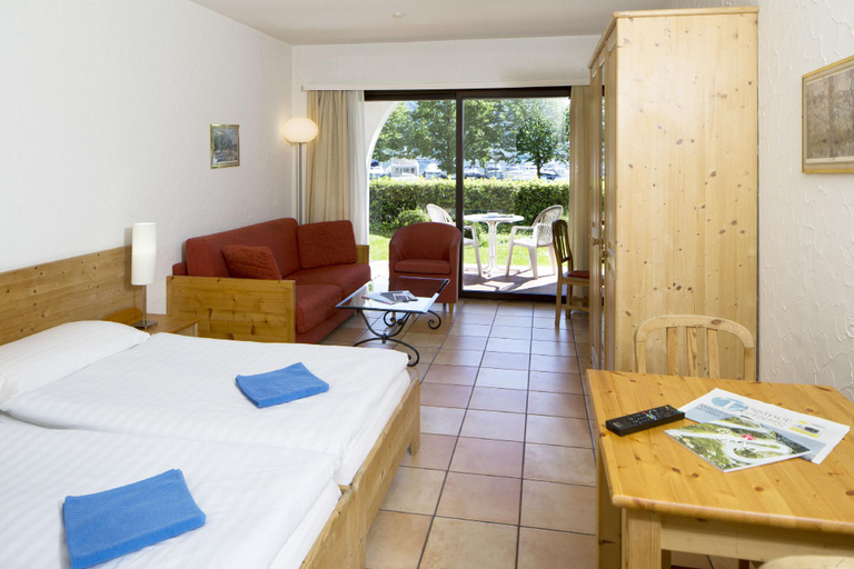 Bedroom 3, Aparthotel Al Lago, Locarno