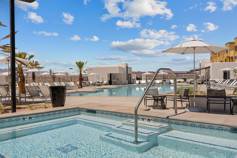 Pool 4, Beach Haven 5 Bedroom Townhouse, Washington