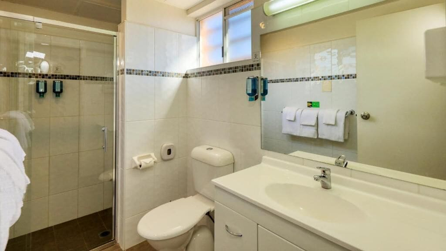 Bathroom 4, Blue Diamond Motor Inn, Dubbo - Pt A