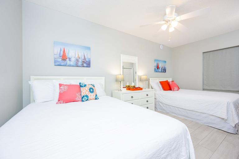 Room 3, Phoenix Viii 8604 3 Bedroom Condo, Baldwin