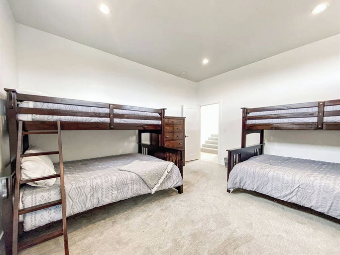 Room 5, Ultra-Modern House Overlooking Bear Lake, Rich