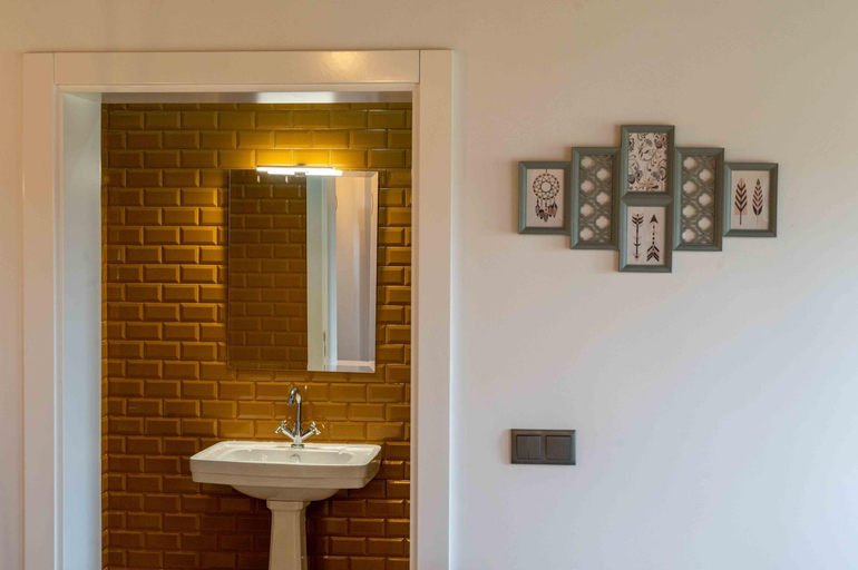 Bathroom 4, Casa de Tent'tugal, Montemor-o-Velho