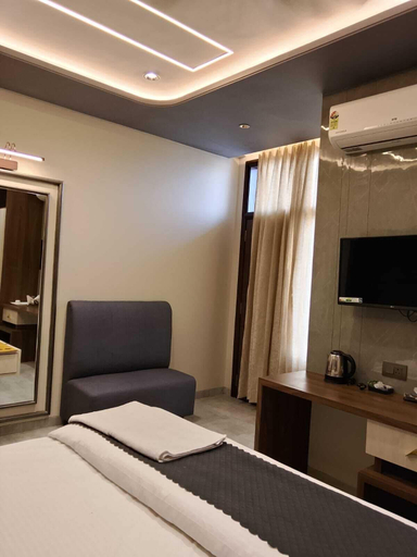Room 5, Hotel Sky Inn, Sikar