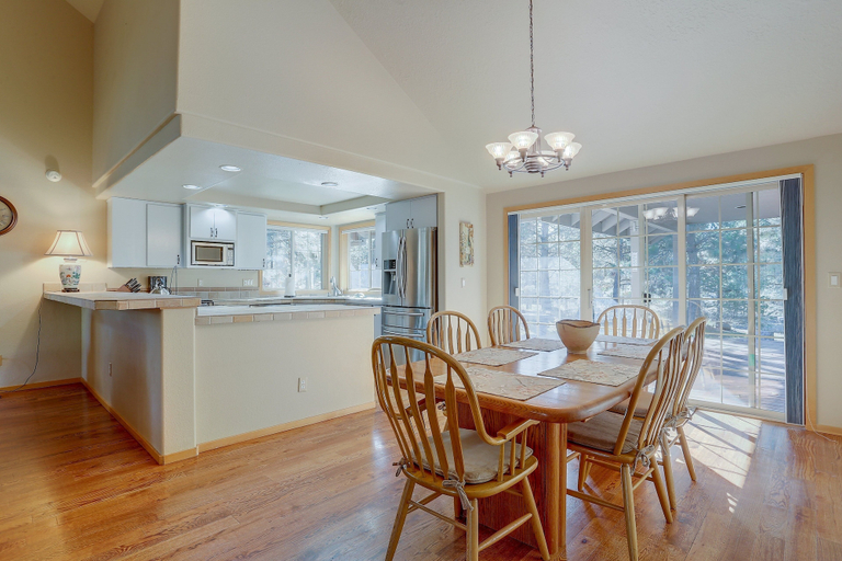 Dining 2, Pet-Friendly 13 Ollalie Home features Double Car Garage by RedAwning, Deschutes