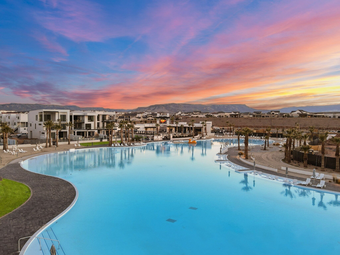 Pool 3, Paddle Away 2 Bedroom Condo, Washington