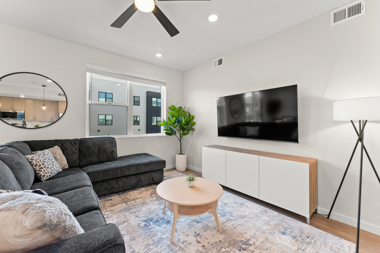Living area 5, Desert Sand Retreat 2 Bedroom Condo, Washington