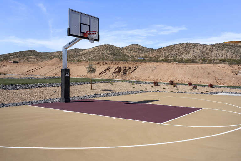 Sport court 2, Ripple Retreat 4 Bedroom Townhouse, Washington